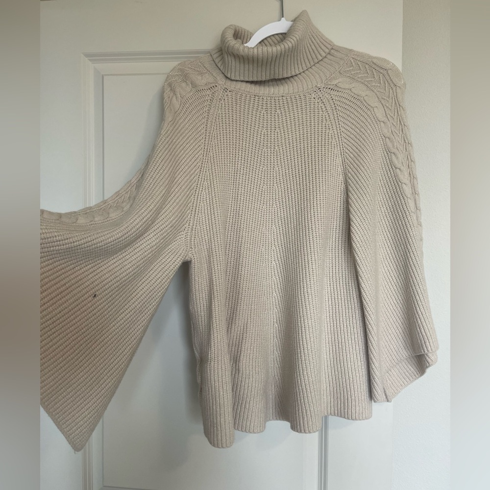 Very J Women’s Sweater with cropped flare sleeves, size small